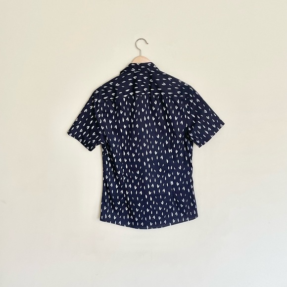 NEW ASOS Feather Print Short Sleeve Navy Button Down Shirt Men’s size Small - Picture 5 of 7